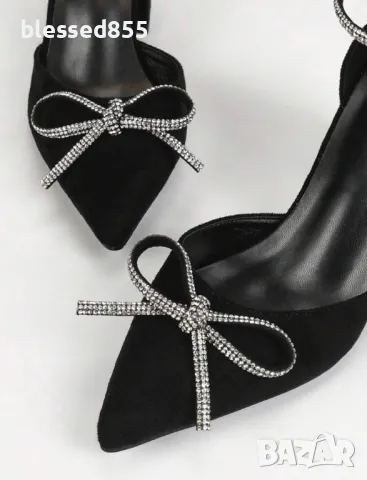 Нови сандали с блестяща панделка 