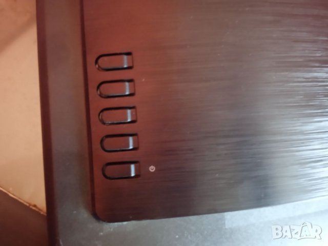 Монитор hp, снимка 3 - Монитори - 37400911