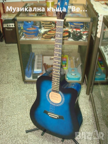 Акустична китара с калъф, снимка 5 - Китари - 40482879