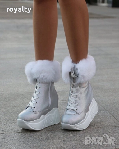 Боти на платформа - сребриста кожа с бяло ходило