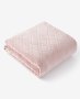 Розова покривка за легло