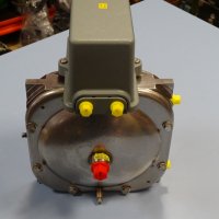 Трансмитер на налягане Taylor Pneumatic Transmitter, снимка 2 - Резервни части за машини - 33285353