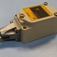 краен изключвател Omron WL D2-G limit switch 10A 500VAC, снимка 4 - Резервни части за машини - 37660718