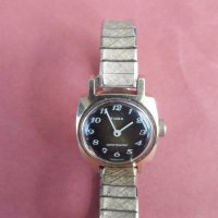 Стар дамски механичен часовник -Timex, снимка 4 - Антикварни и старинни предмети - 28647543