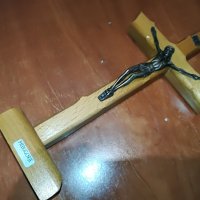 Кръст С ХРИСТОС от дърво и метал на поставка-25Х11Х4СМ, снимка 1 - Колекции - 28562672