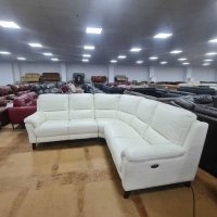 Светло кремав кожен ъглов диван с ел. релакс механизъм, снимка 5 - Дивани и мека мебел - 39945088