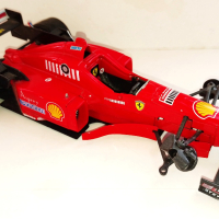 Ferrari F310 М. Schumacher 1996 Maisto Thailand 1:20, снимка 5 - Колекции - 42415809