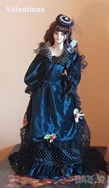 Голяма порцеланова кукла със стойка , снимка 1