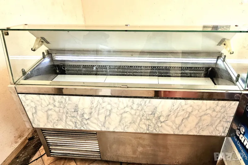 Плюсова хладилна витрина, снимка 1