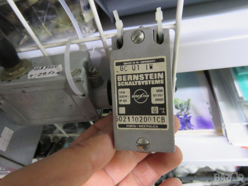 Немски Краен изключвател, крайни изключватели BERNSTEIN GC U1 IW с бутон - 10Ам500V~, снимка 1