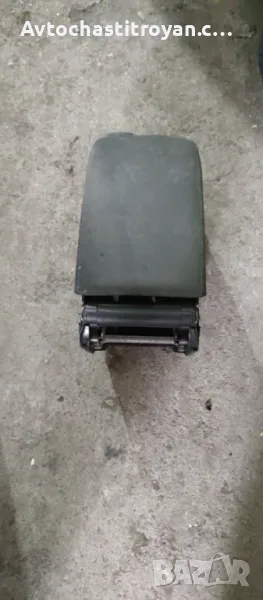 Подлакътник VW Jetta, Golf 5 - 1K5 864 251 C, снимка 1