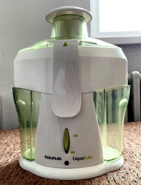 Сокоизстисквачка TAURUS, модел LiquaFruits, почти нова, снимка 1
