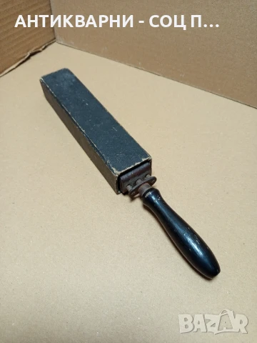 Соц Старо Немско  Кожено Бръснарско Точило Масат., снимка 14 - Антикварни и старинни предмети - 50660115