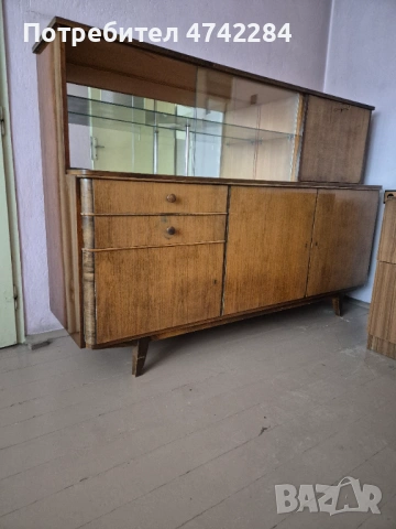 Голям дървен бюфет, снимка 3 - Бюфети - 53530545