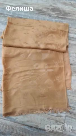 Разкошен Монограмен Шал с Брандово Лого Inspired в Цвят Шампанско КОД LV1, снимка 3 - Шалове - 50206640