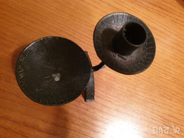 Продавам класически ретро старинен метален двоен свещник от ковано желязо, снимка 2 - Други - 39872293