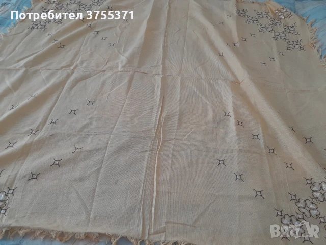 Ръчно бродирани покривки 