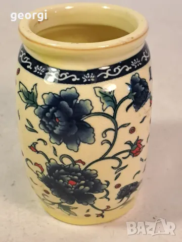 малка китайска порцеланова вазичка 22/2, снимка 2 - Декорация за дома - 49183212