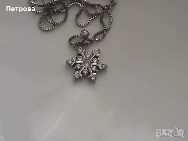 Сребърно колие снежинка с бели циркони , снимка 4 - Колиета, медальони, синджири - 52029158