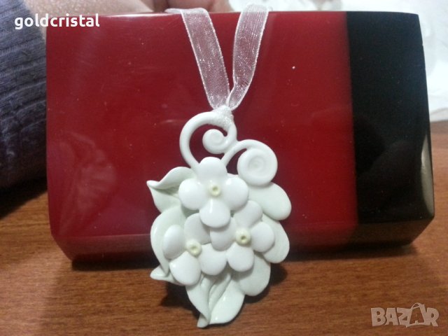 Порцелан медальон колие , снимка 3 - Антикварни и старинни предмети - 43555350