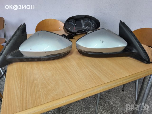 Странично огледало за шкода октавиа 2018г , снимка 2 - Части - 43034014