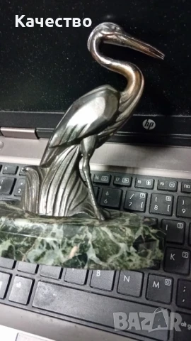 Самотният щъркел бронзова скулптура 