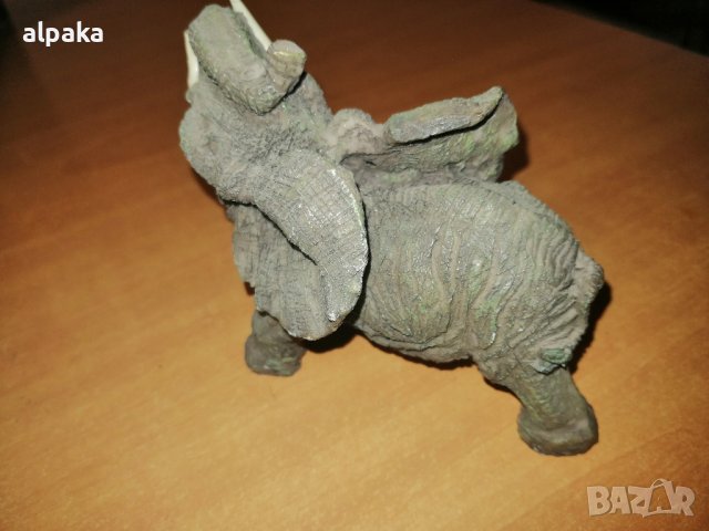 Продавам пластика фигура на слон, декорация за дома, снимка 3 - Декорация за дома - 43855111