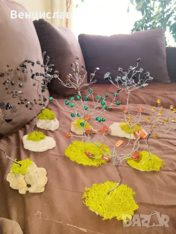 Продавам дръвчета от минерални  камъни и кристали