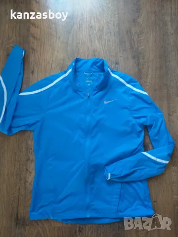 Nike Impossibly Light Jacket Womens - страхотна дамска ветровка КАТО НОВА С, снимка 6 - Спортни екипи - 47272767