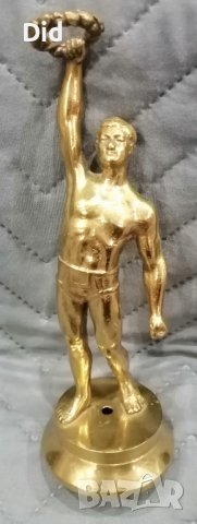 Бронзова стара статуетка пластика от социализма 22 см. 
