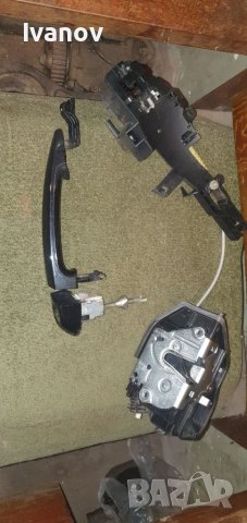 Лява врата за бмв е87 ляво огледало стъклоповдигач машинка брава дръжка патрон с ключ bmw e87 капак , снимка 11 - Части - 36819817