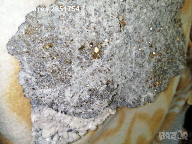 Друза галенит, пирит,кварц с тегло от 2.800кg , снимка 6 - Колекции - 36974780
