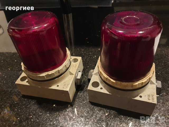 Червени сигнални лампи 220v, снимка 1 - Други машини и части - 26990954