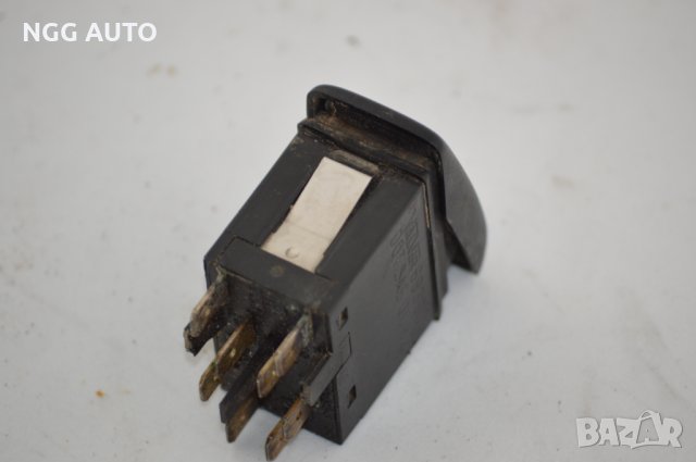 Оригинален Ключ за аварийни светлини втора употреба VW Golf Jetta Mk2, снимка 2 - Части - 34572014