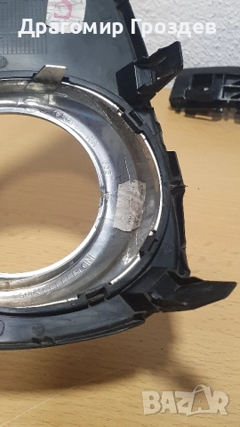 Дясна решетка около халогена за Toyota Yaris Hibrid / Тойота Ярис (2014-2017), снимка 8 - Части - 52527928