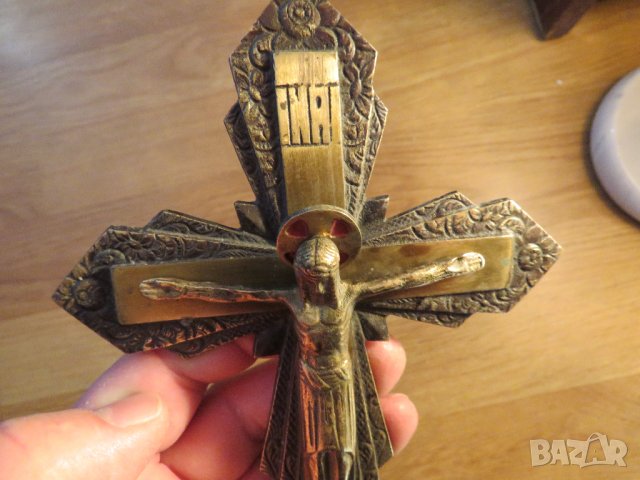 Солиден старинен бронзов кръст разпятие на Исус Христос 23х 13см - Внос Израел, Йерусалим, снимка 3 - Антикварни и старинни предмети - 35483198