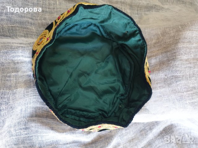 Ритуална кадифена шапка,тюбитейка със сърма, снимка 3 - Антикварни и старинни предмети - 43593670