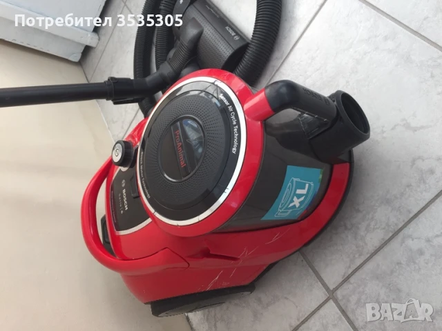 Серия 6 Прахосмукачка без торбичка Червена, снимка 3 - Прахосмукачки - 51379003