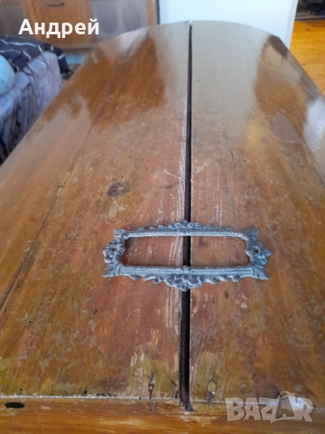 Стар обков за табела