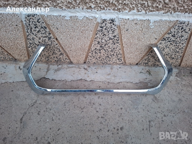 Хромирана лайсна за решетка за Toyota Hilux от 2020