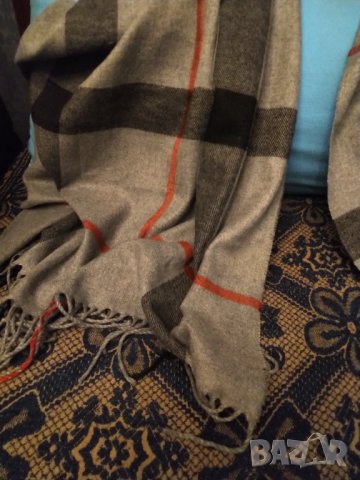 Burberrys оригинален шал кашмир  НАМАЛЕНИЕ , снимка 5 - Шалове - 43315822