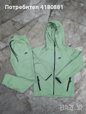 Дамски ватирани екипи Nike, снимка 4 - Спортни екипи - 52364781