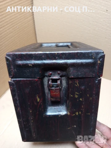 Стара Метална Военна Кутия., снимка 2 - Антикварни и старинни предмети - 51371002