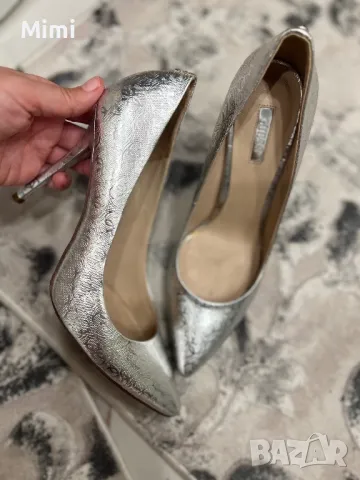 Guess Сребристи Обувки 38, снимка 11 - Дамски обувки на ток - 48358913