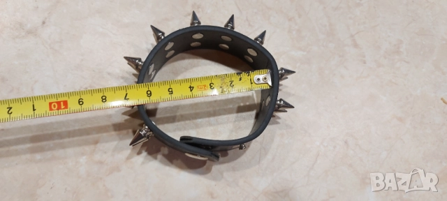 Готик - метал черна гривна с метални шипове , снимка 2 - Гривни - 51489360