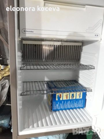 Хладилник на 12 и 220в