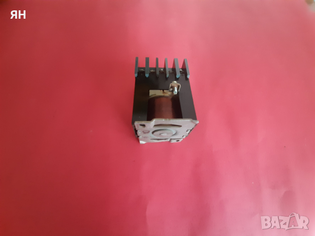 Немски Контактор,380V ,10А,5Н3 Контакта,бобина-220V