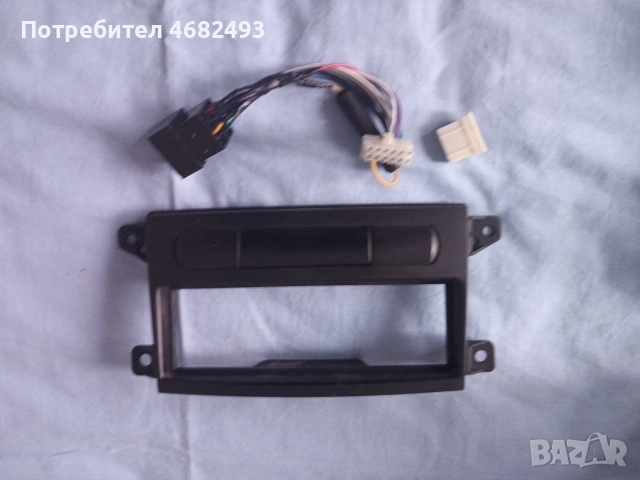 Рамка с преход за МП 3 за Мазда Примци 