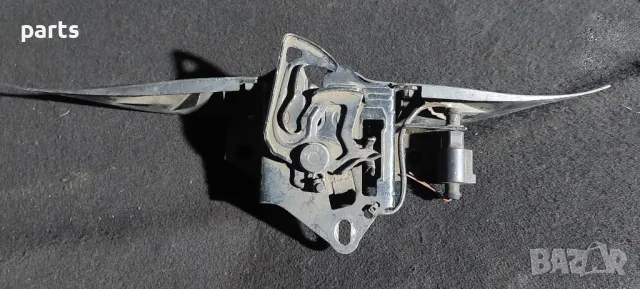 Ключалка Преден Капак VW Пасат 5, снимка 3 - Части - 47282676