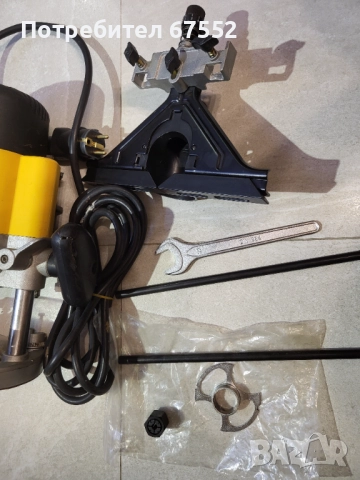 Оберфреза Dewalt DW626 комплект, отлично състояние 2300W, 8 и 12мм., снимка 4 - Други инструменти - 49765094